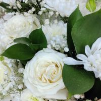 Лот: 19534123. Фото: 5. Букет из белоснежных роз, хризантемы...