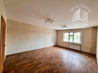 Лот: 20501381. Фото: 2. 3-х комнатная квартира на Взлётке... Продажа