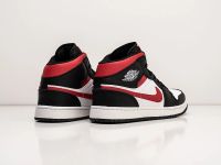 Лот: 20278363. Фото: 3. Кроссовки Nike Air Jordan 1 Mid... Одежда, обувь, галантерея