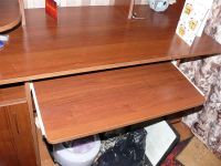 Лот: 1672328. Фото: 2. Компьютерный стол. Офисная мебель и домашние кабинеты