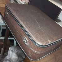 Лот: 18731391. Фото: 6. чистенький чемодан с ключиком...