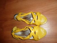 Лот: 3399443. Фото: 2. Босоножки желтые без каблука... Женская обувь