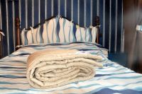 Лот: 4916498. Фото: 2. Одеяло верблюжье (Монголия) двухспальное... Домашний текстиль