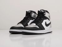 Лот: 18655828. Фото: 2. Кроссовки Nike Air Jordan 1 Mid. Мужская обувь
