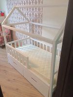 Лот: 11404635. Фото: 3. кроватка-домик с ящиками из сосны... Мебель