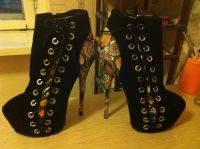 Лот: 4204337. Фото: 2. Ботиночки Christian Louboutin. Женская обувь