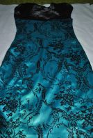 Лот: 3312090. Фото: 4. Платье атласное с бархатным напылением... Красноярск