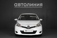 Лот: 23972608. Фото: 2. Toyota Vitz, III (XP130) 1.0 CVT... Авто, мото, водный транспорт