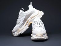 Лот: 12695336. Фото: 3. Кроссовки Balenciaga Triple S... Одежда, обувь, галантерея