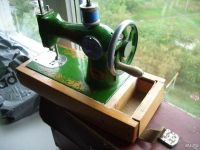 Лот: 8172076. Фото: 3. швейная машина мини или детская. Бытовая техника