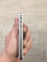 Лот: 6923018. Фото: 3. iPhone 4s 32gb + 3 чехла + оригинальные... Красноярск