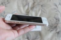 Лот: 8363318. Фото: 2. Iphone 5s 32 gb gold торг. Смартфоны, связь, навигация