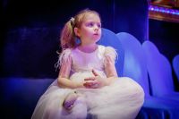 Лот: 16843334. Фото: 2. Платье нарядное для девочки. Одежда и аксессуары