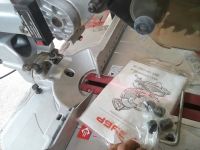 Лот: 11849209. Фото: 2. Торцовочная пила Зубр ЗПТ-305-1800-ЛР. Инструмент и расходные