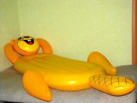 Лот: 67360. Фото: 2. Надувной матрас в виде бобра. Дети растут