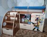 Лот: 20522756. Фото: 4. Кровать детская+стол+шкафчик. Красноярск