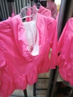 Лот: 15883617. Фото: 2. Ветровка на девочку. Одежда и аксессуары