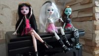 Лот: 5948176. Фото: 4. Три куклы Monster High Эбби, Дракулаура... Красноярск