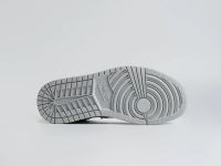 Лот: 25357721. Фото: 4. Кроссовки Nike Air Jordan 1 Mid. Красноярск