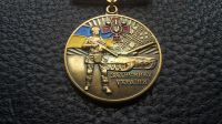 Лот: 12885329. Фото: 3. Медаль "Защитник Украины". ВС... Коллекционирование, моделизм