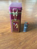 Лот: 25592372. Фото: 3. Жестяной контейнер с замком. Домашний быт