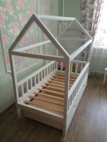 Лот: 11404635. Фото: 4. кроватка-домик с ящиками из сосны... Красноярск
