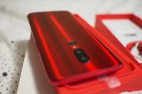 Лот: 15559457. Фото: 3. Oneplus 6 6/64 красный. Красноярск