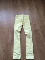 Лот: 7170320. Фото: 2. Джинсы желтые, размер 34 ZARA. Женская одежда