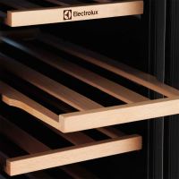Лот: 18248009. Фото: 5. Винный шкаф Electrolux ERW 0673AOA