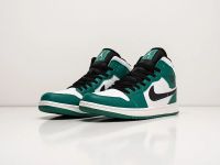 Лот: 20278304. Фото: 2. Кроссовки Nike Air Jordan 1 High. Женская обувь