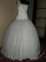 Лот: 2885116. Фото: 2. Платье белое с серебристой отделкой... Свадебная мода