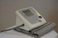 Лот: 10391382. Фото: 3. Электронный тонометр Omron MX2. Красота и здоровье