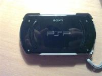 Лот: 910021. Фото: 2. psp go в отличном состоянии!!!. Игровые приставки, консоли, видеоигры
