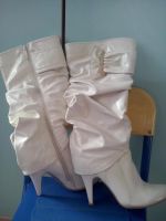 Лот: 6874885. Фото: 2. Белые сапожки. Женская обувь