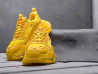Лот: 17095253. Фото: 2. Кроссовки Balenciaga Triple S... Женская обувь