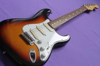 Лот: 4093585. Фото: 4. Squier by Fender SST-33R Silver... Красноярск