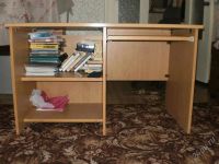 Лот: 1053669. Фото: 2. Компьютерный/письменный стол. Детская мебель