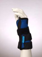 Лот: 10234420. Фото: 3. Бандаж FOSTA kids запястья c металлической... Красота и здоровье