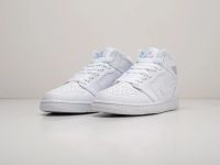 Лот: 16161654. Фото: 2. Кроссовки Nike Air Jordan 1 Mid... Женская обувь