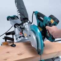 Лот: 4686335. Фото: 3. Пила торцовочная / торцовка Makita... Строительство и ремонт