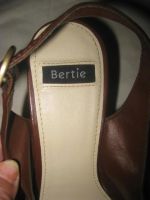 Лот: 11711726. Фото: 5. Стильные кожаные босоножки "Bertie...
