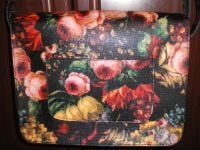 Лот: 3592805. Фото: 2. Сумка с цветами и черным ремешком. Аксессуары