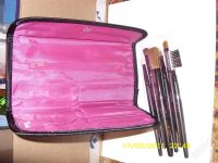 Лот: 934435. Фото: 2. Кисточки для макияжа AVON в футляре. Красота и здоровье
