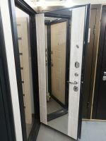 Лот: 15435463. Фото: 5. Дверь входная Центурион с Зеркалом...