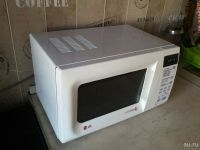 Лот: 10109039. Фото: 2. Микроволновка LG MB-4042G / Микроволновая... Мелкая бытовая техника