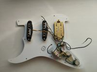 Лот: 20739884. Фото: 6. Пикгард со звукоснимателями Squier...