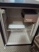 Лот: 13762012. Фото: 4. Холодильник маленький Electrolux... Красноярск