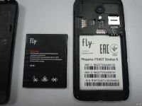 Лот: 13140106. Фото: 4. Fly FS407 с треснутым тачскрином...