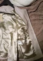 Лот: 22850568. Фото: 2. Кожаная куртка пиджак. Женская одежда