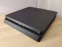Лот: 15479968. Фото: 2. PlayStation 4 Slim 1Tb 2 гемпада... Игровые приставки, консоли, видеоигры